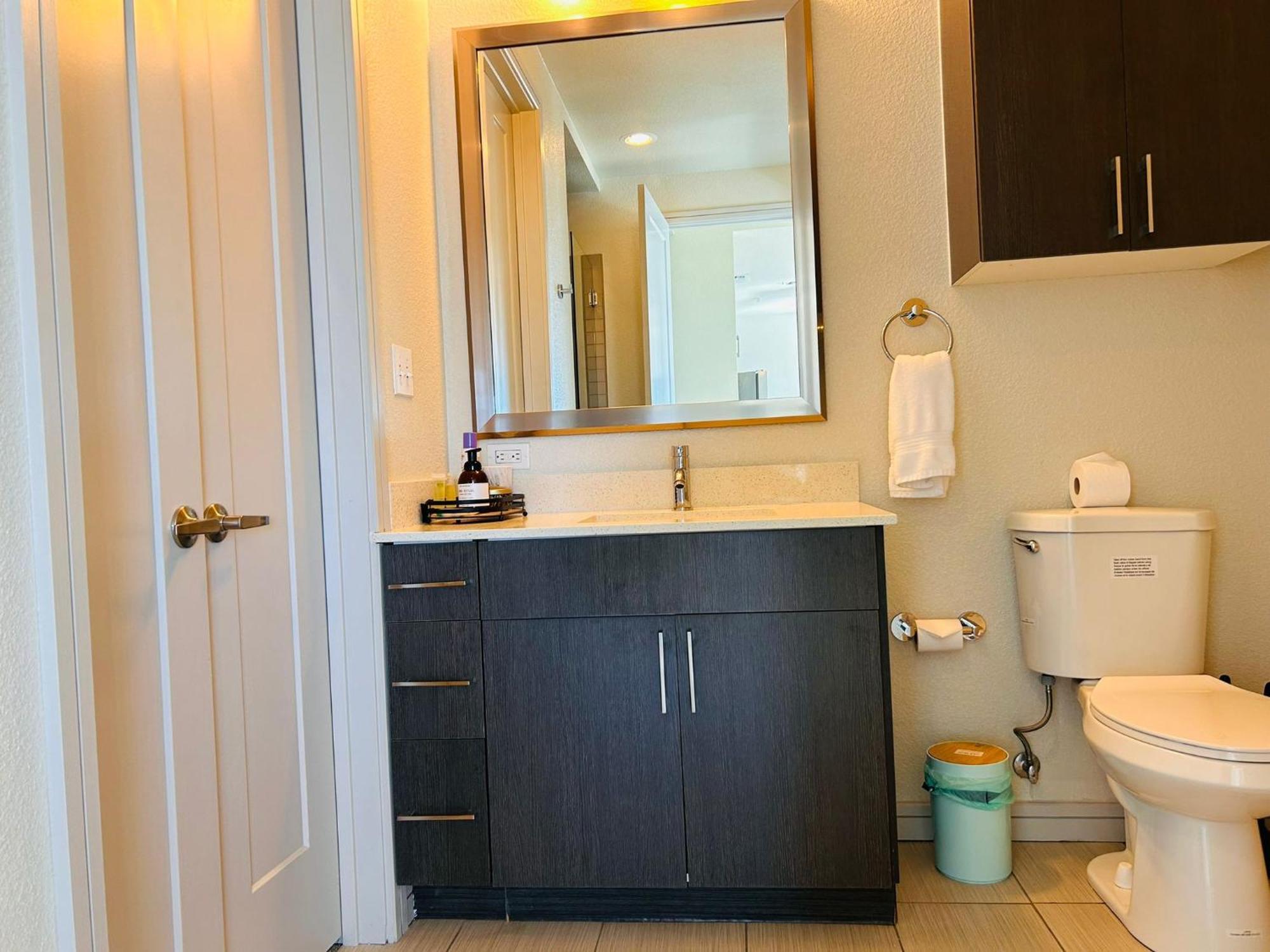 Indulge In Luxury Living 2 Bedroom Gem In The Heart Of Austin With Pool, Gym, And Breathtaking Views Kültér fotó