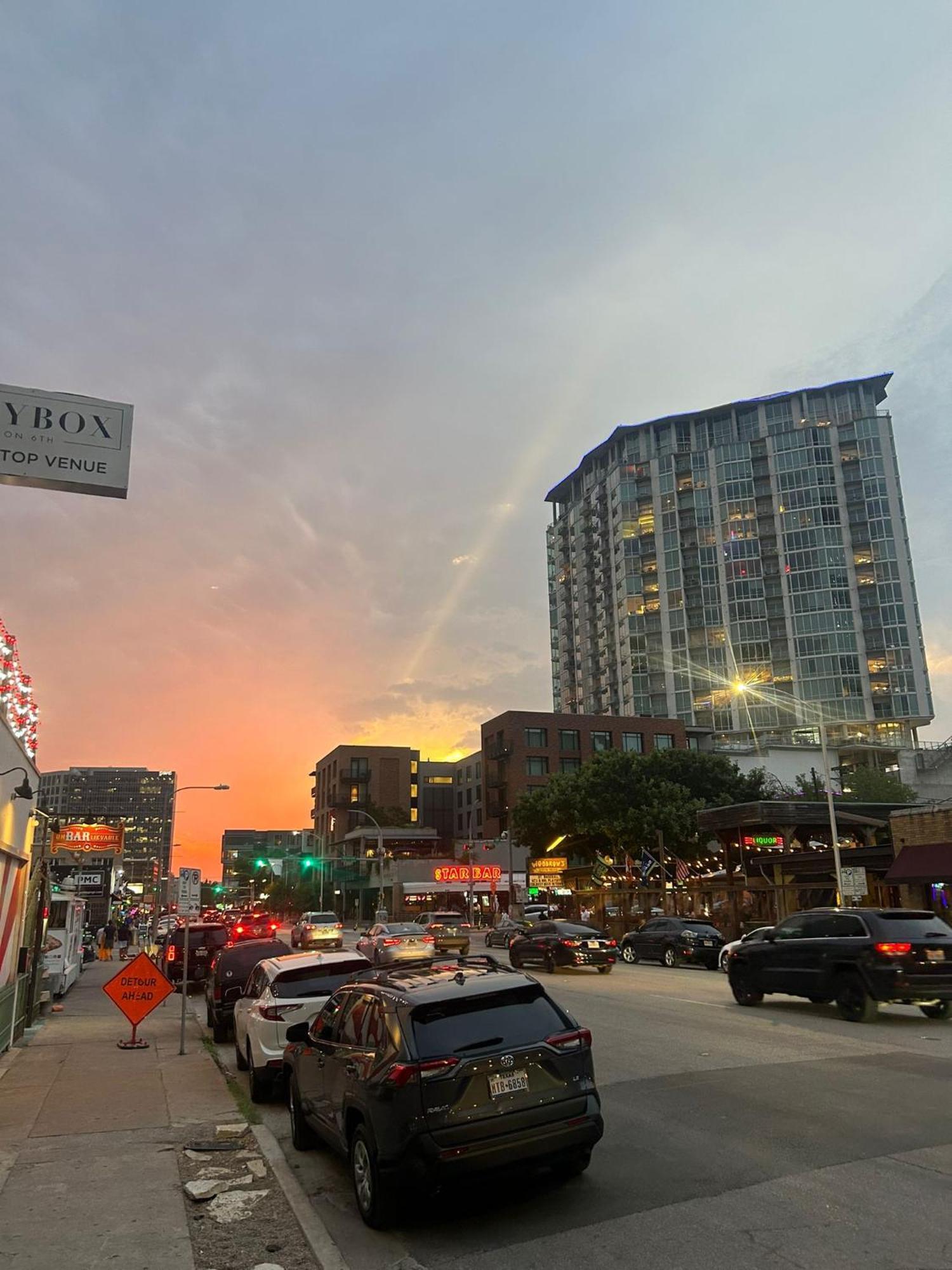 Indulge In Luxury Living 2 Bedroom Gem In The Heart Of Austin With Pool, Gym, And Breathtaking Views Kültér fotó
